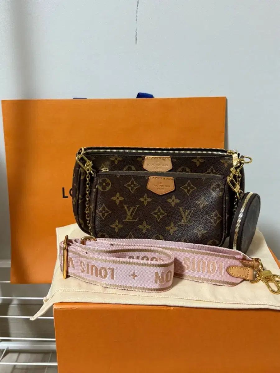 ルイヴィトン　モノグラム　ポシェットアクセソワール　バケット付属　SD0045 ルイヴィトンx村上隆*モノグラムパンダポシェットアクセソワール