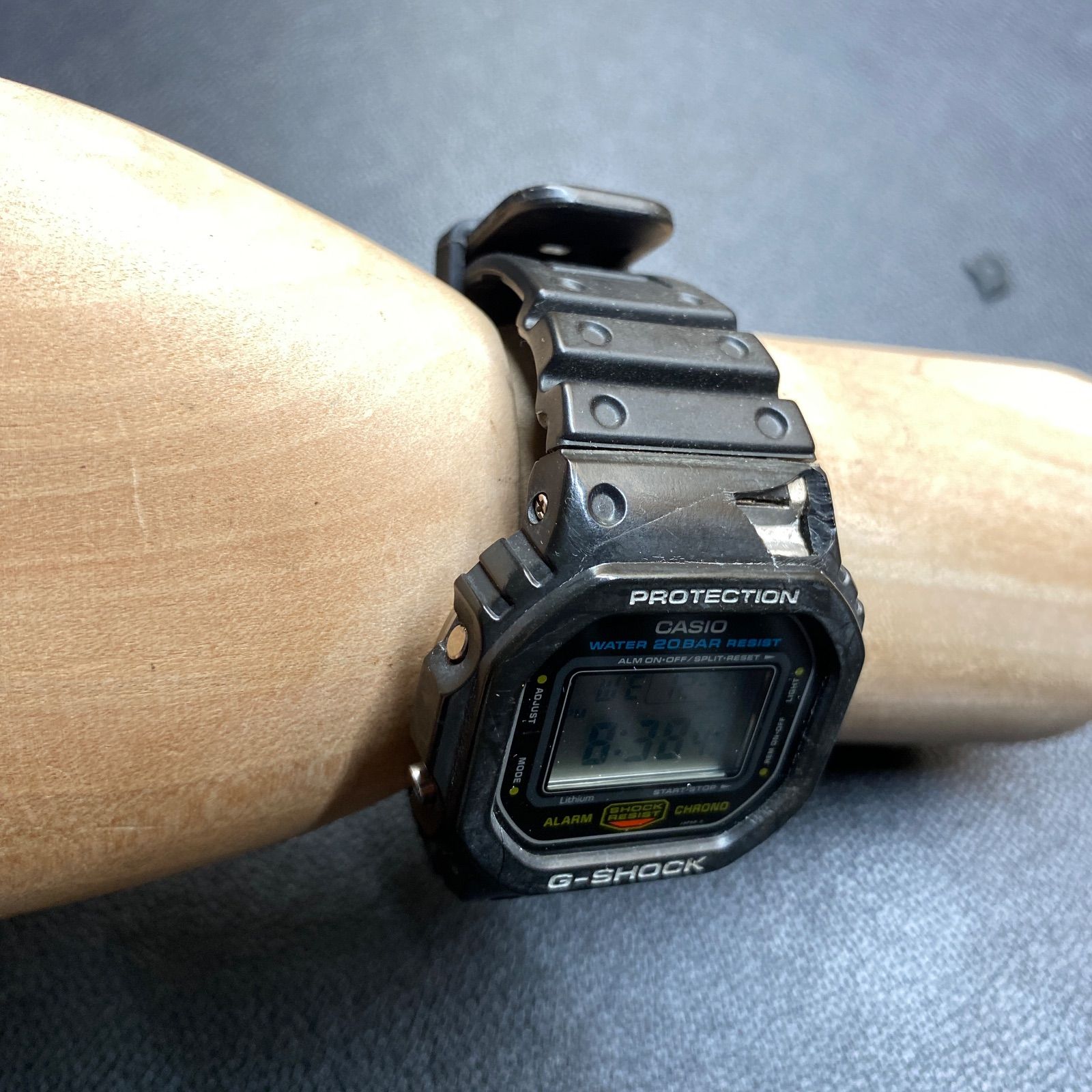 カシオ CASIO DW-5600 スクリューバック デジタル クォーツ 
