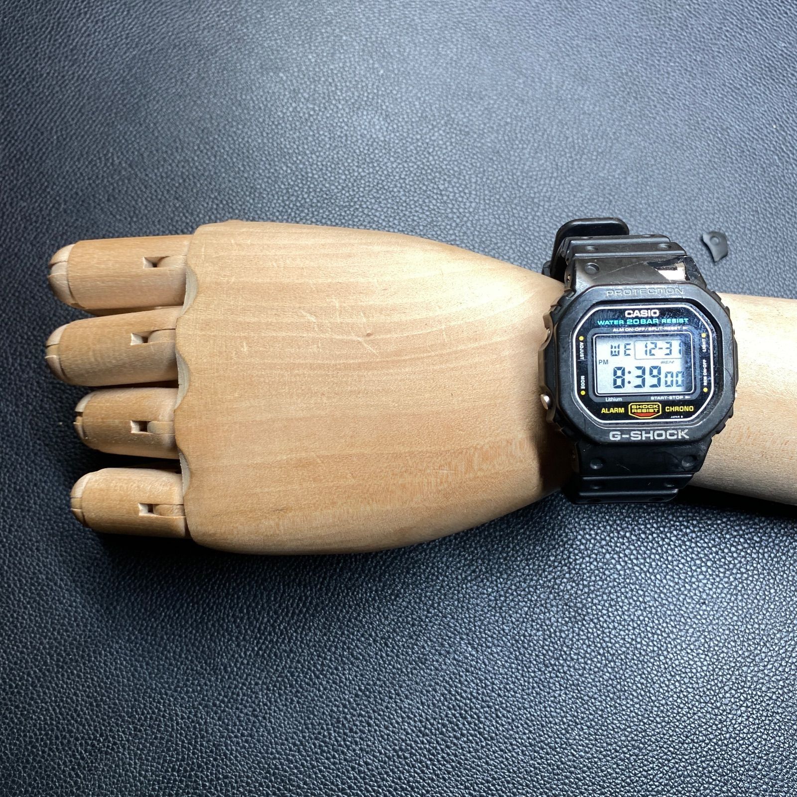 カシオ CASIO DW-5600 スクリューバック デジタル クォーツ 