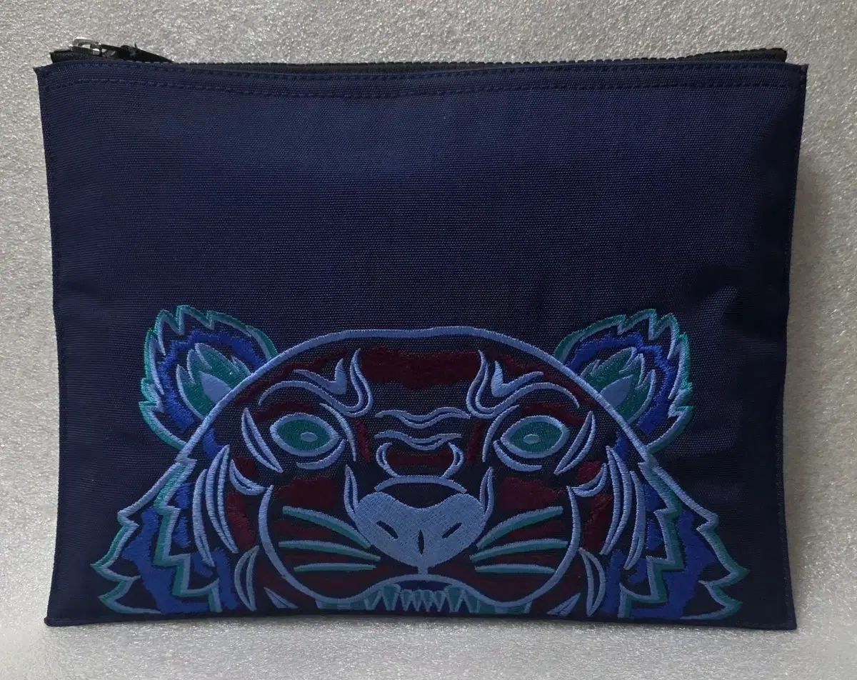 KENZO ケンゾー タイガー NEO₍ネオ) フライ A4 刺繍 クラッチバッグ 
