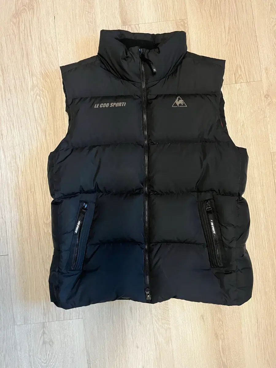 LE COQ SPORTIF ブラック ダウンベスト le coq sportif GOLF（ルコックスポルティフ ゴルフ） 【超美品