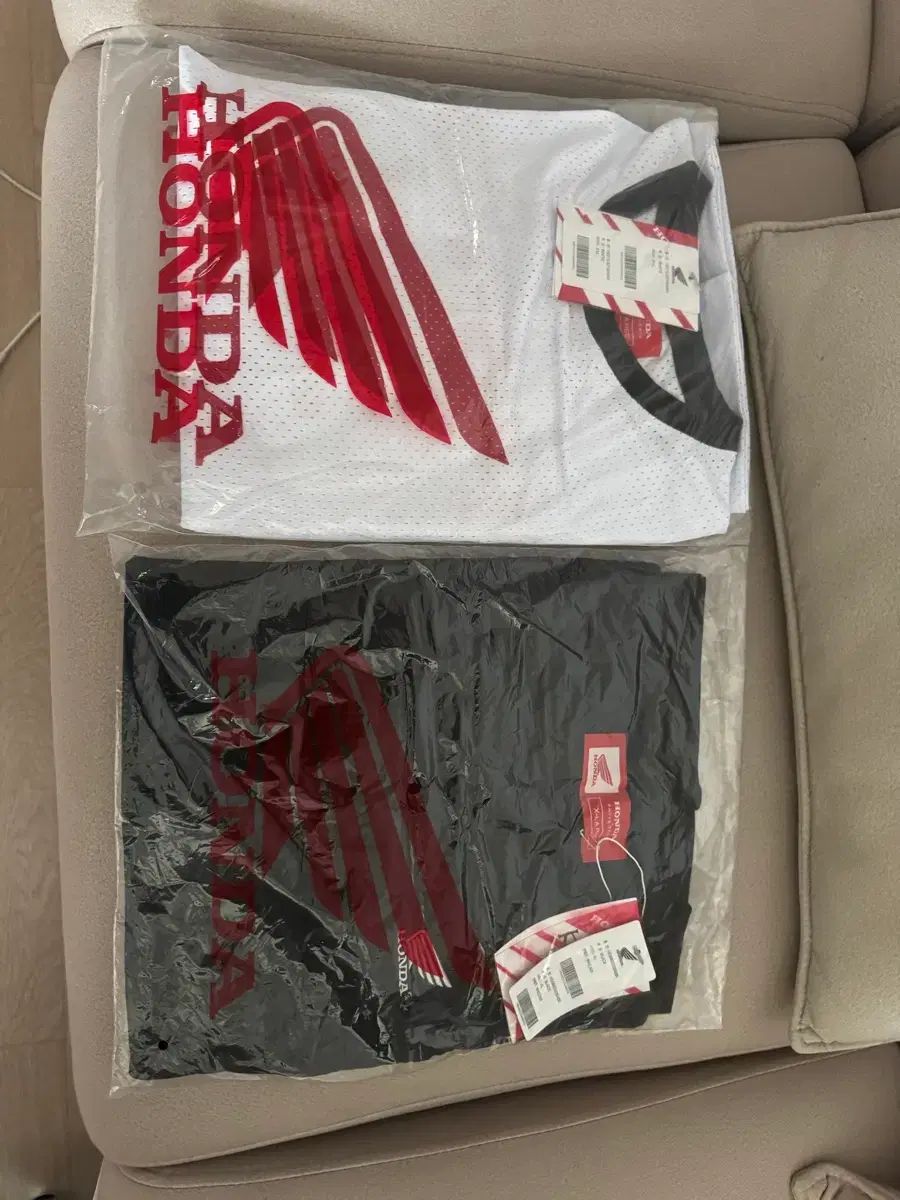 ホンダ刺繍半袖Tシャツとホンダデー ウールジャージ 商品