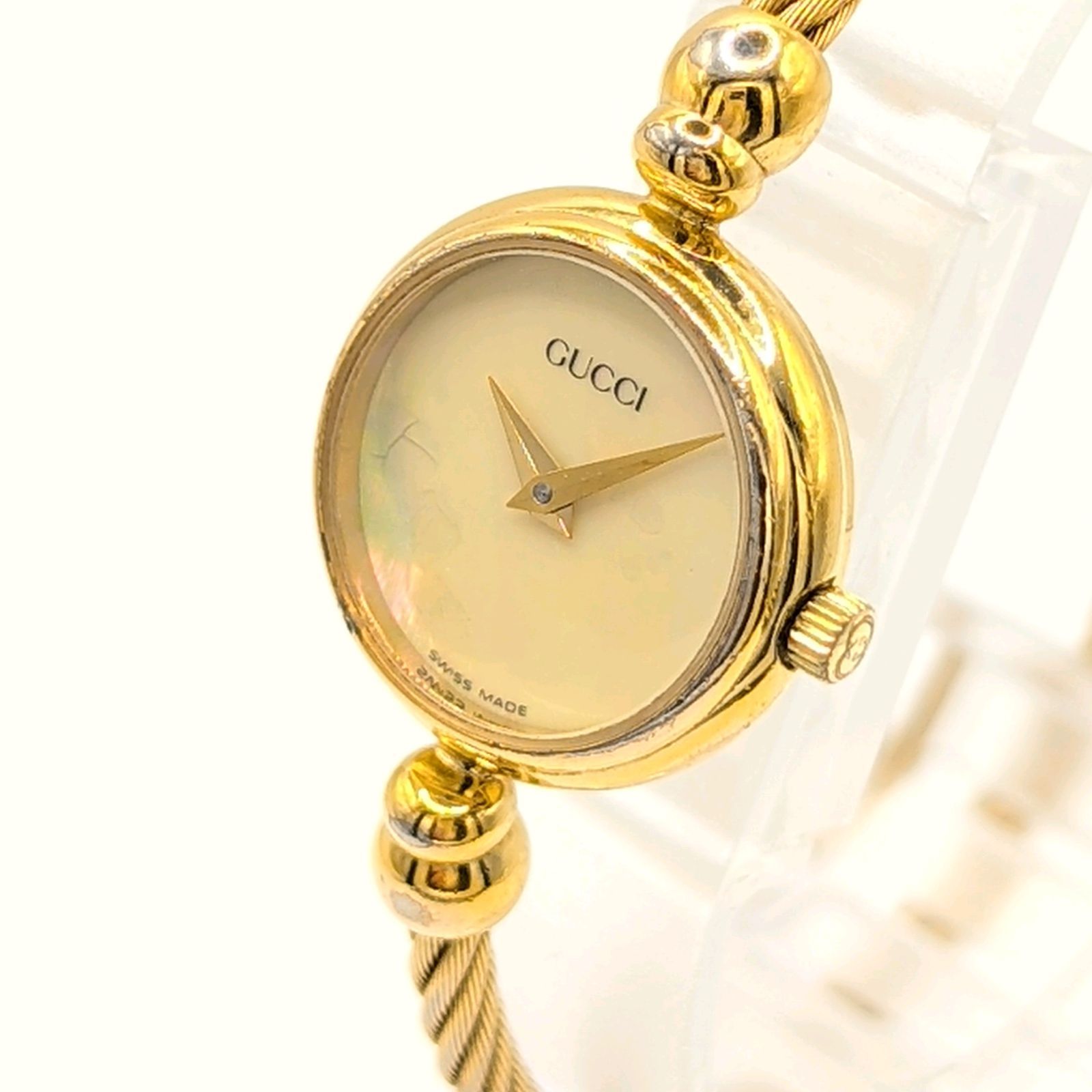 GUCCI 2700 2 L Watch Quartz Ladies G Round shell dial Y K 00 S Vintage グッチ 時計 クオーツ レディース ゴールド ラウンド シェル文字盤 ヴィンテージ 不動品