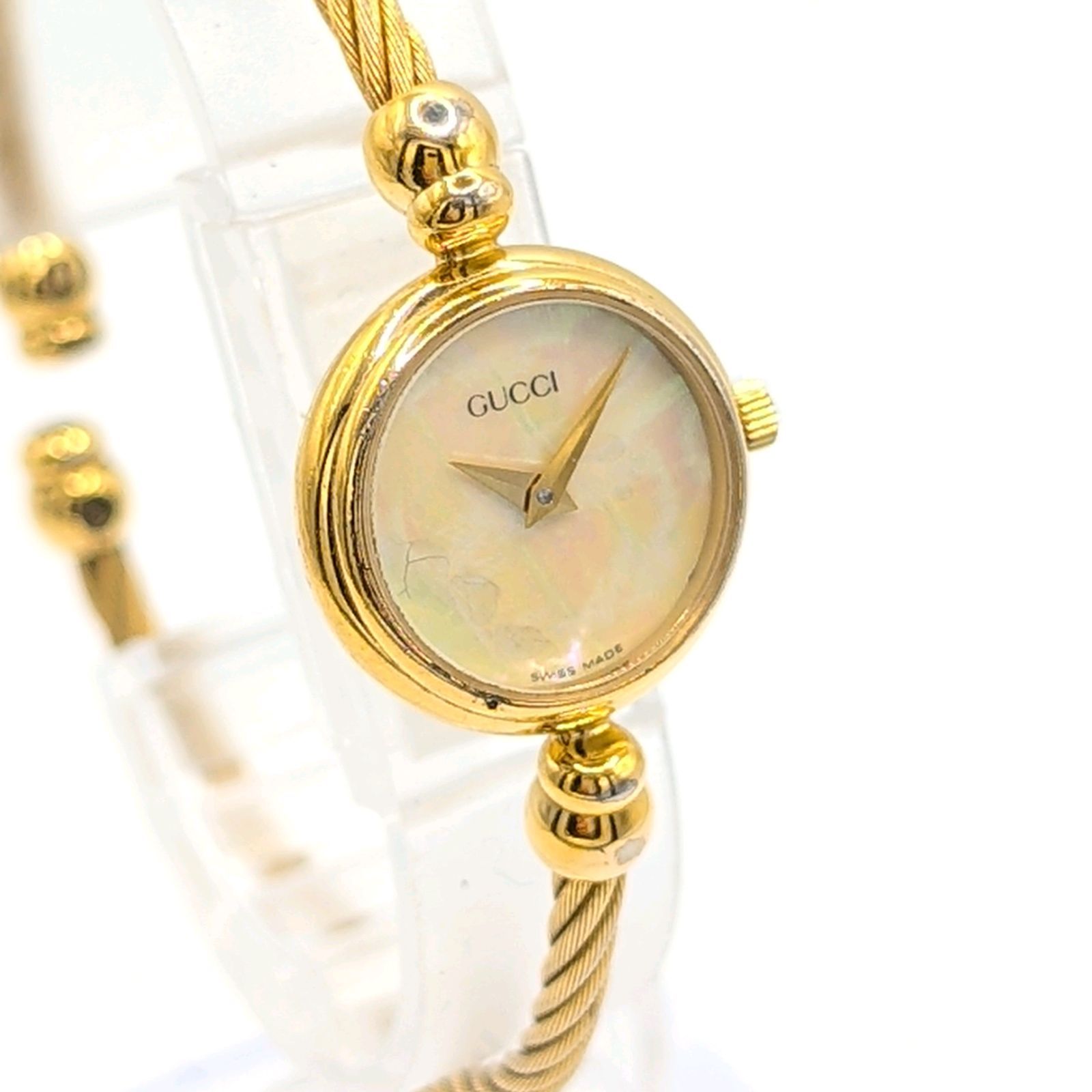 GUCCI 2700 2 L Watch Quartz Ladies G Round shell dial Y K 00 S Vintage グッチ 時計 クオーツ レディース ゴールド ラウンド シェル文字盤 ヴィンテージ 不動品