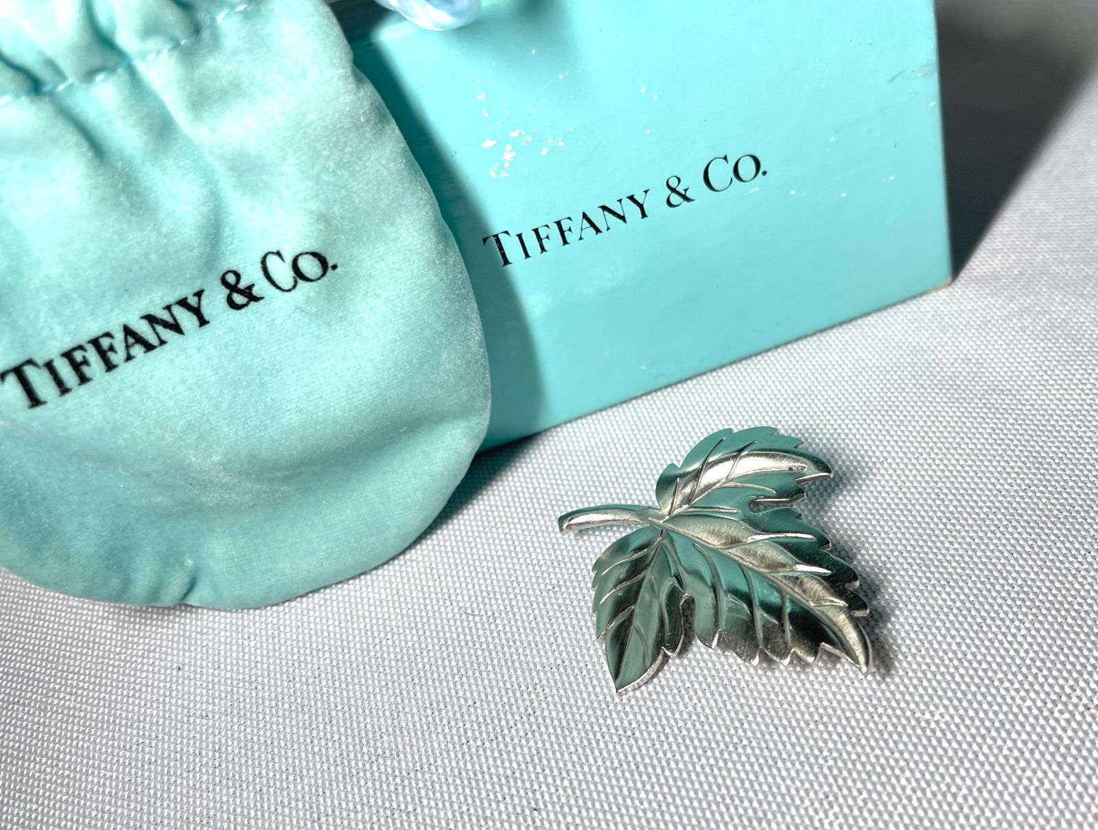 美品 希少 Tiffany ティファニー リーフデザイン ブローチ