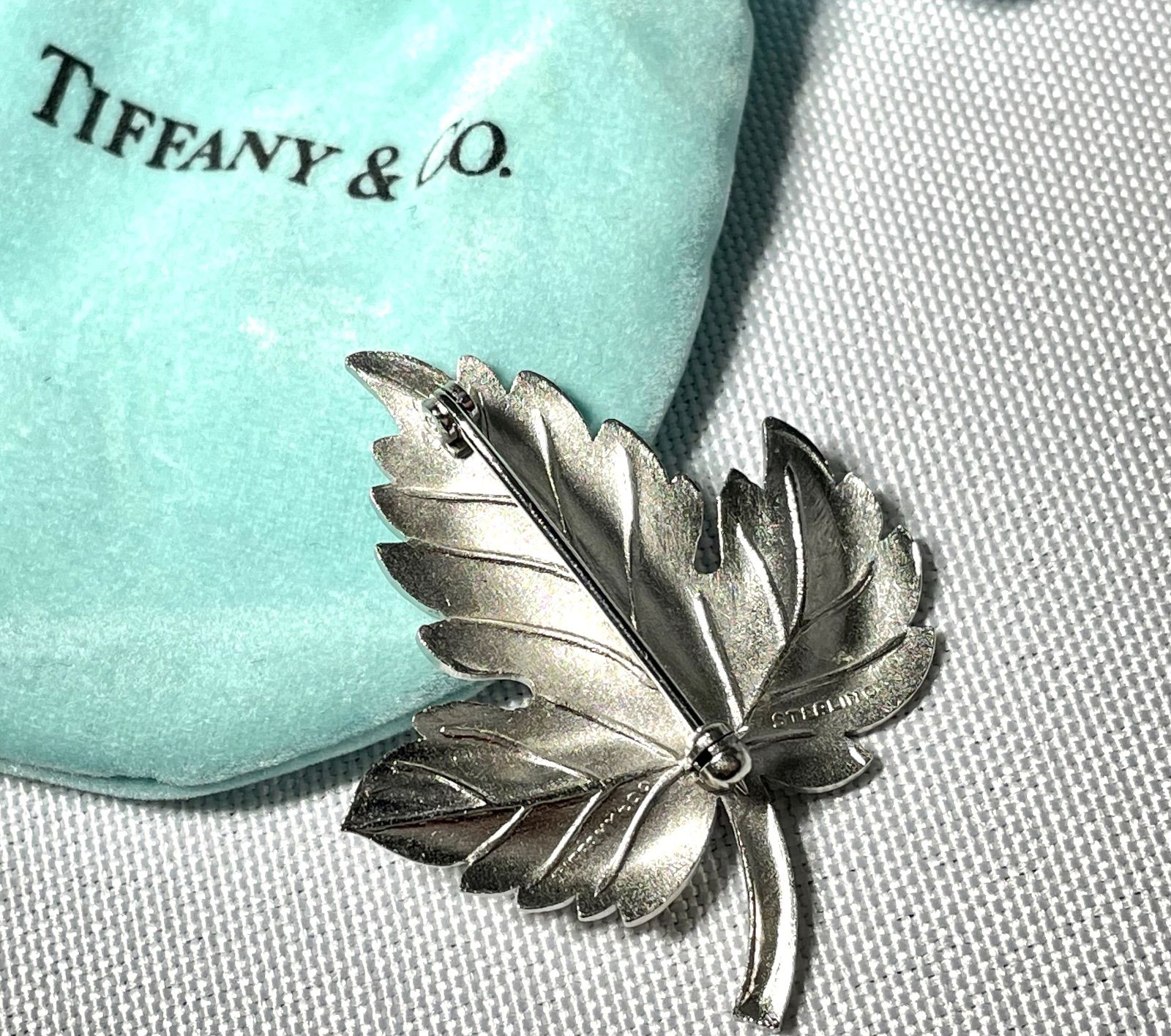 美品 希少 Tiffany ティファニー リーフデザイン ブローチ