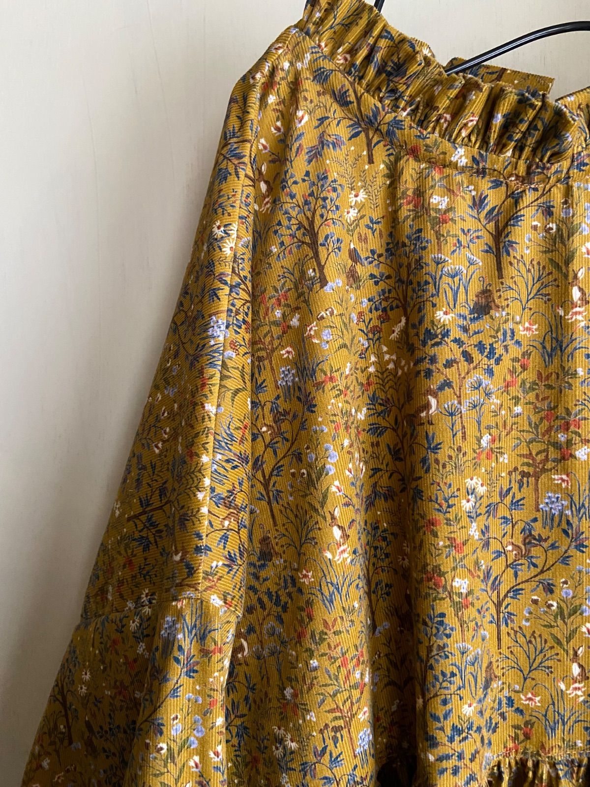  冬生地コーデュロイ ギャザーワンピース フリルギャザーワンピース マスタード 草花 動物柄 長袖 七分袖 その他