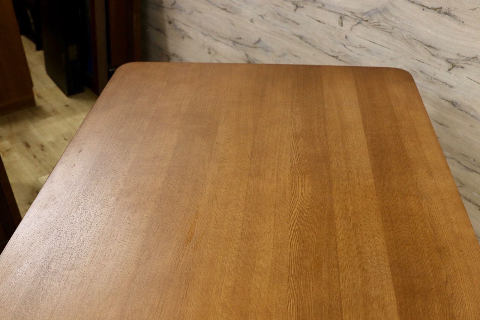 GMIK 734○karimoku カリモク DD 47 ダイニングテーブル 食卓テーブル オーク材 ブラウン スタイリッシュモダン 国産家具 定価約24 6万 ダイニングテーブル 机 テーブル 家具 インテリア