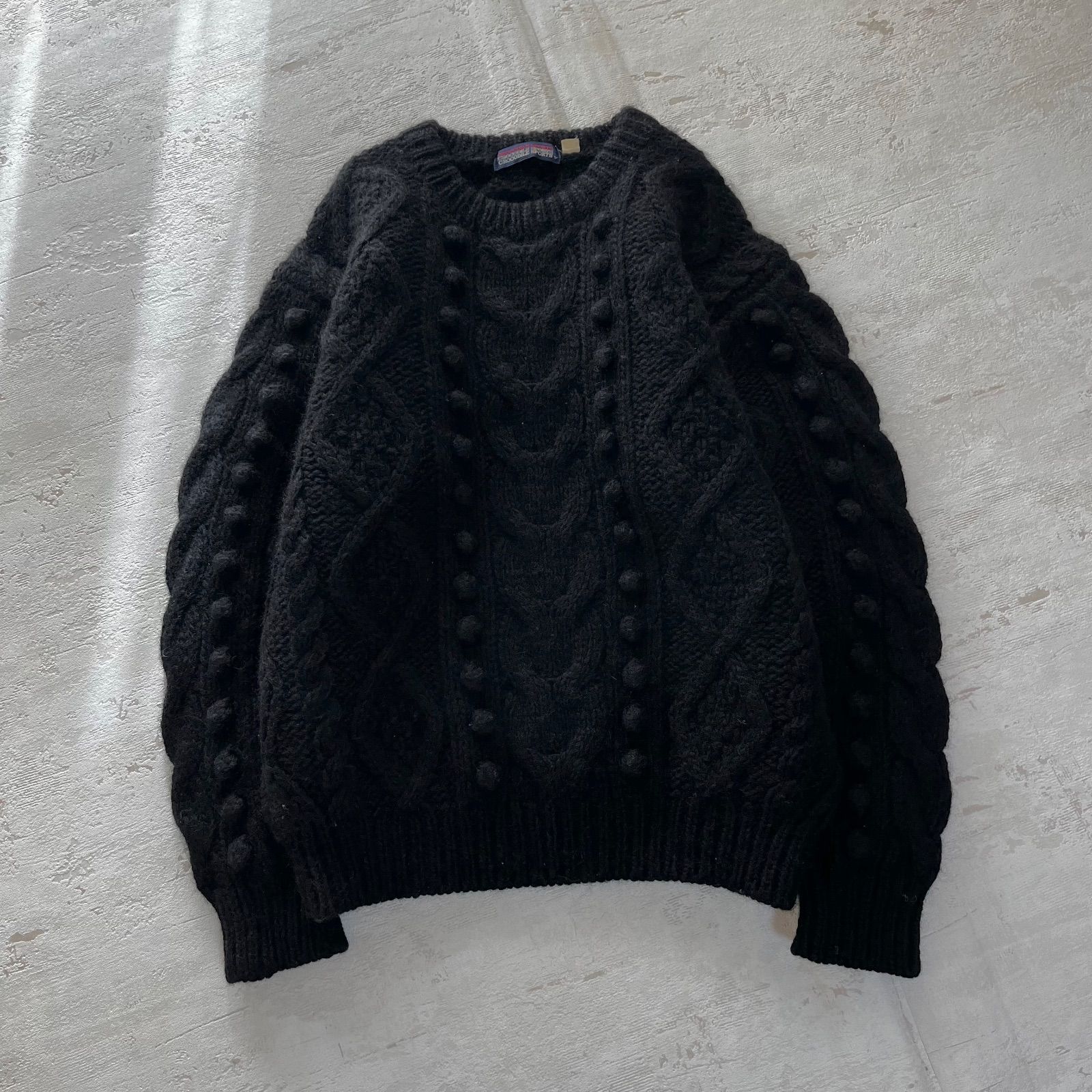 昭和レトロ 黒 ケーブル編み×立体ドット クルーネックニット セーター 
