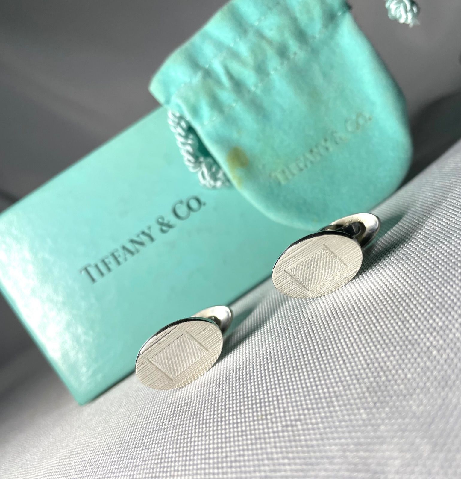Tiffany & Co. オーバル　カフリンクス　ボタン　シルバー TIFFANY&Co.（ティファニー） カフス オーバル ネイビーライン SV925