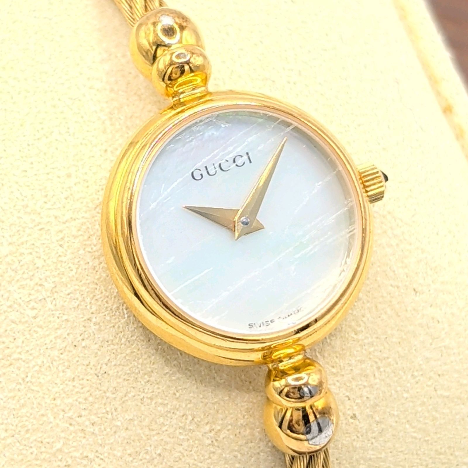 GUCCI 2700.2.L Watch Quartz Ladies Round Gold Shell dial Y2K 00S