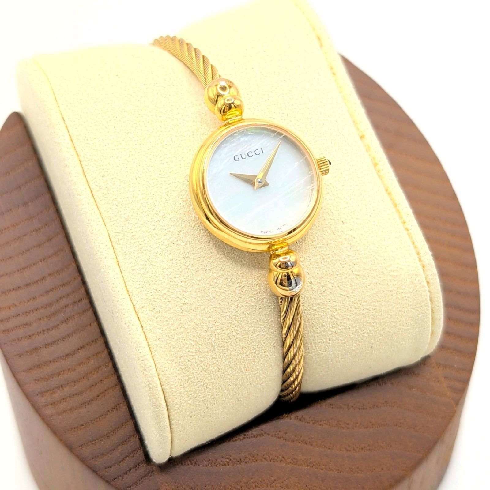 GUCCI 2700.2.L Watch Quartz Ladies Round Gold Shell dial Y2K 00S