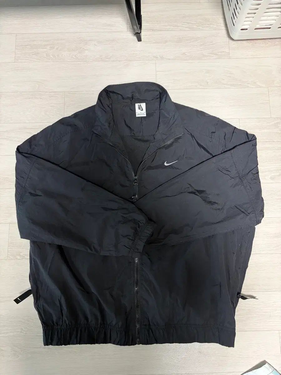 NIKE ソロスウォッシュ　ウーブン　トラックジャケット　XL 黒　ブラック NIKE ソロスウォッシュ ウーブン トラックジャケット XL 黒 ブラック