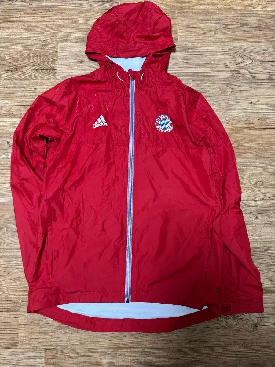 adidas FCバイエルン・ミュンヘン ウィンドブレーカー M アディダス FCバイエルン・ミュンヘン ウィンドブレーカー - メルカリ