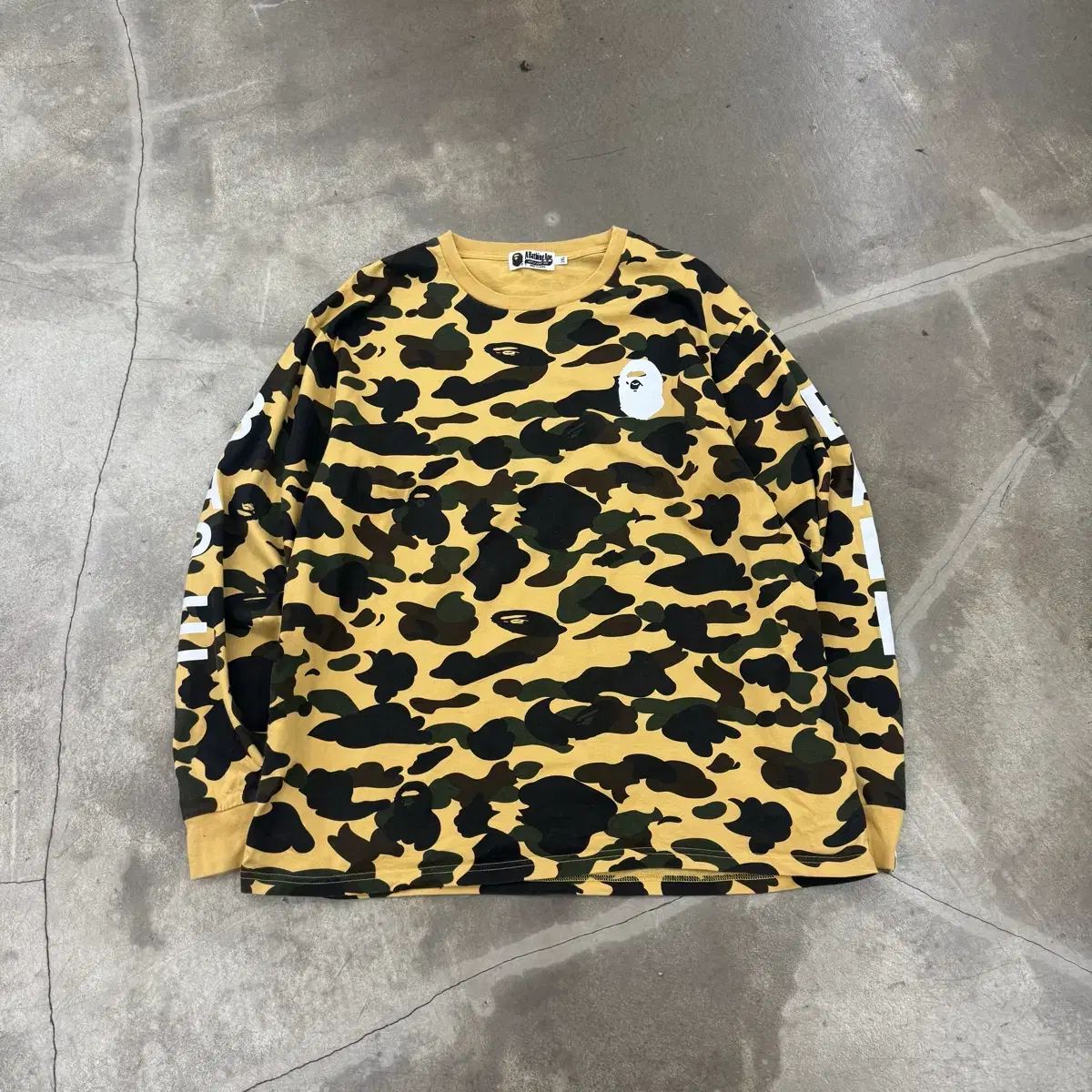 A BATHING APE ベイプ イエローカモフラ ロングスリーブ