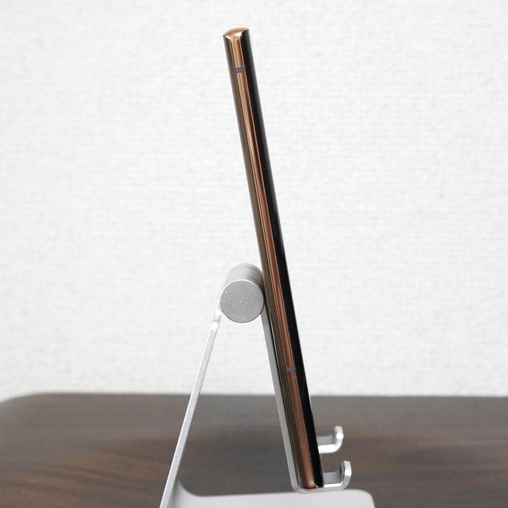 arrows NX9 F-52A ゴールド 5G SIMロック解除済 ドコモ ジャンク F125