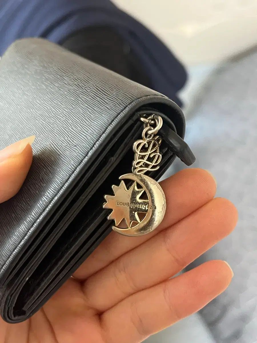 ブラック 二つ折り財布