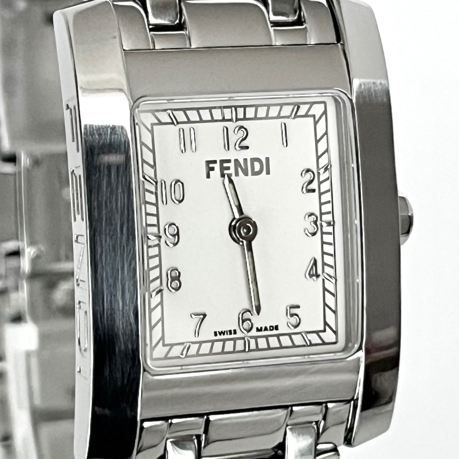 フェンディ 7000L レディース 腕時計 磨き済み 美品】FENDI 電池新品