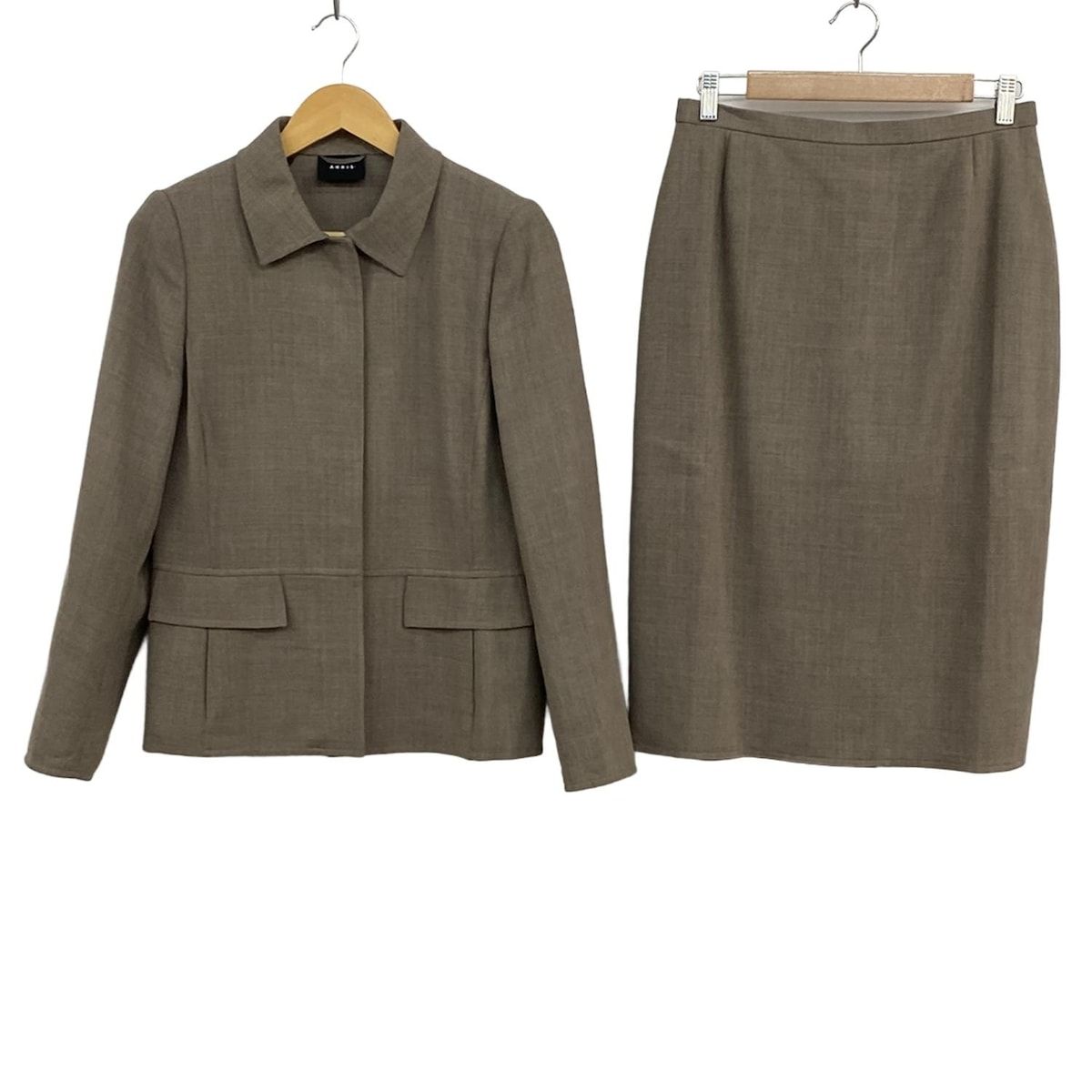 A-K-R-I-S-  スカートスーツ AKRIS(アクリス) スカートスーツ レディース美品 - グレーベージュ 肩