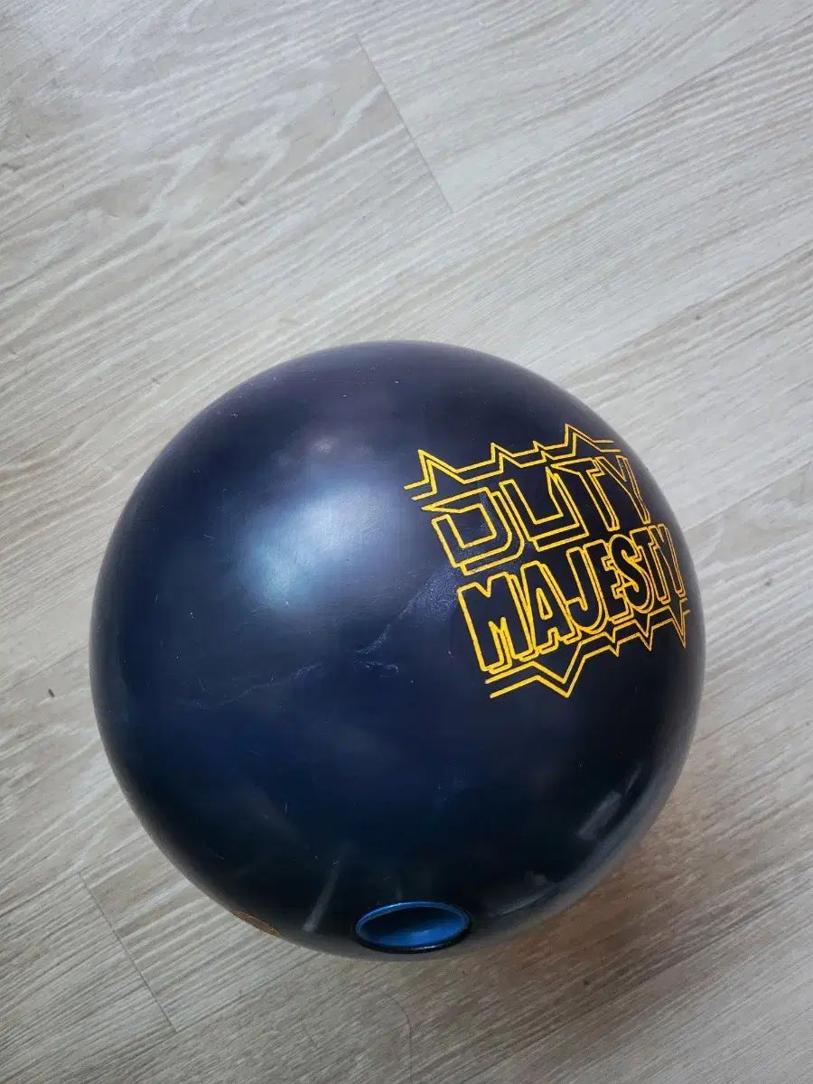 グローバル 900 デューティー マジェスティック 15p ボーリング 出品