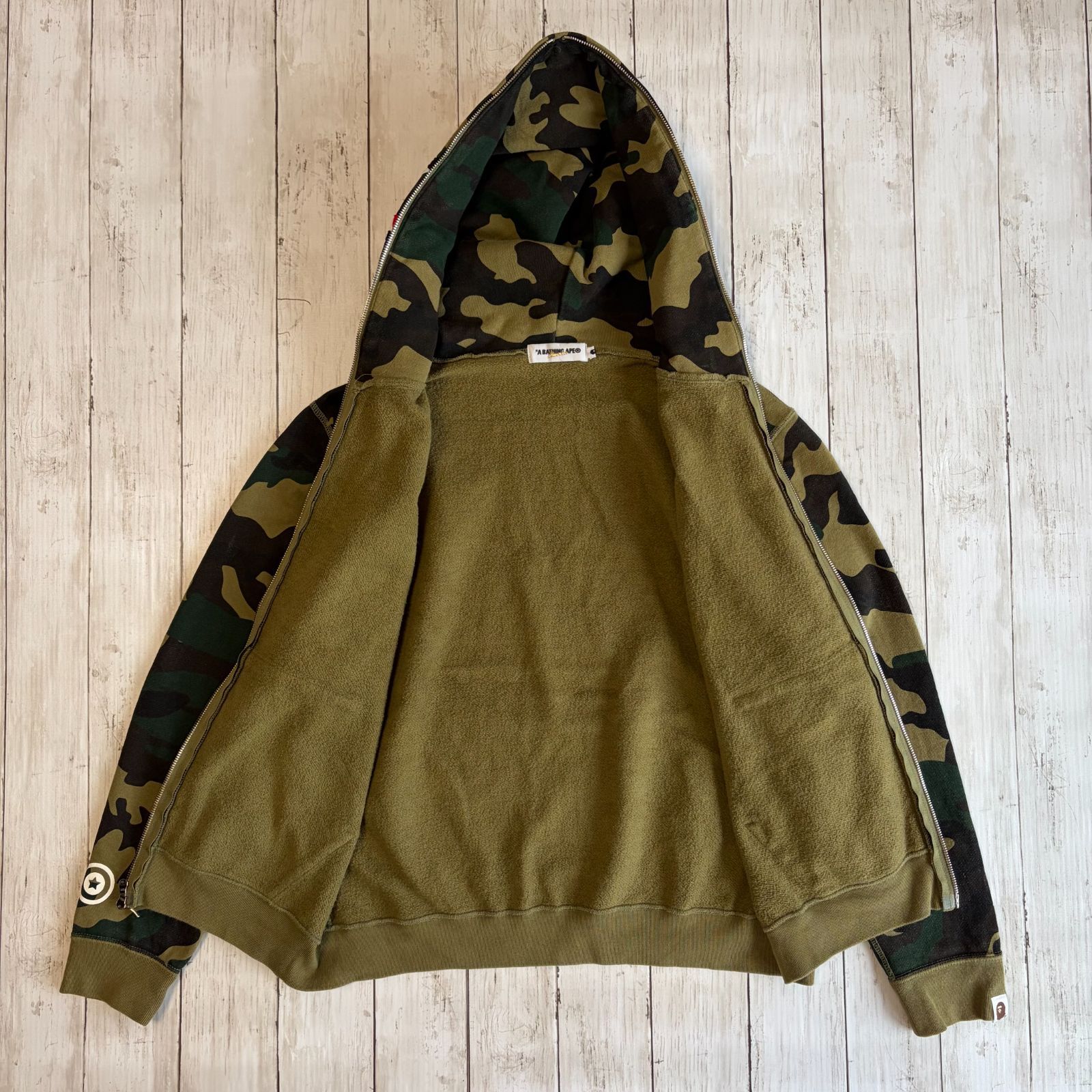 A BATHING APE エイプ 迷彩 カモフラ シャークパーカー M A BATHING APE エイプ シャークパーカー カモ 迷彩 グリーン 緑 サイズ