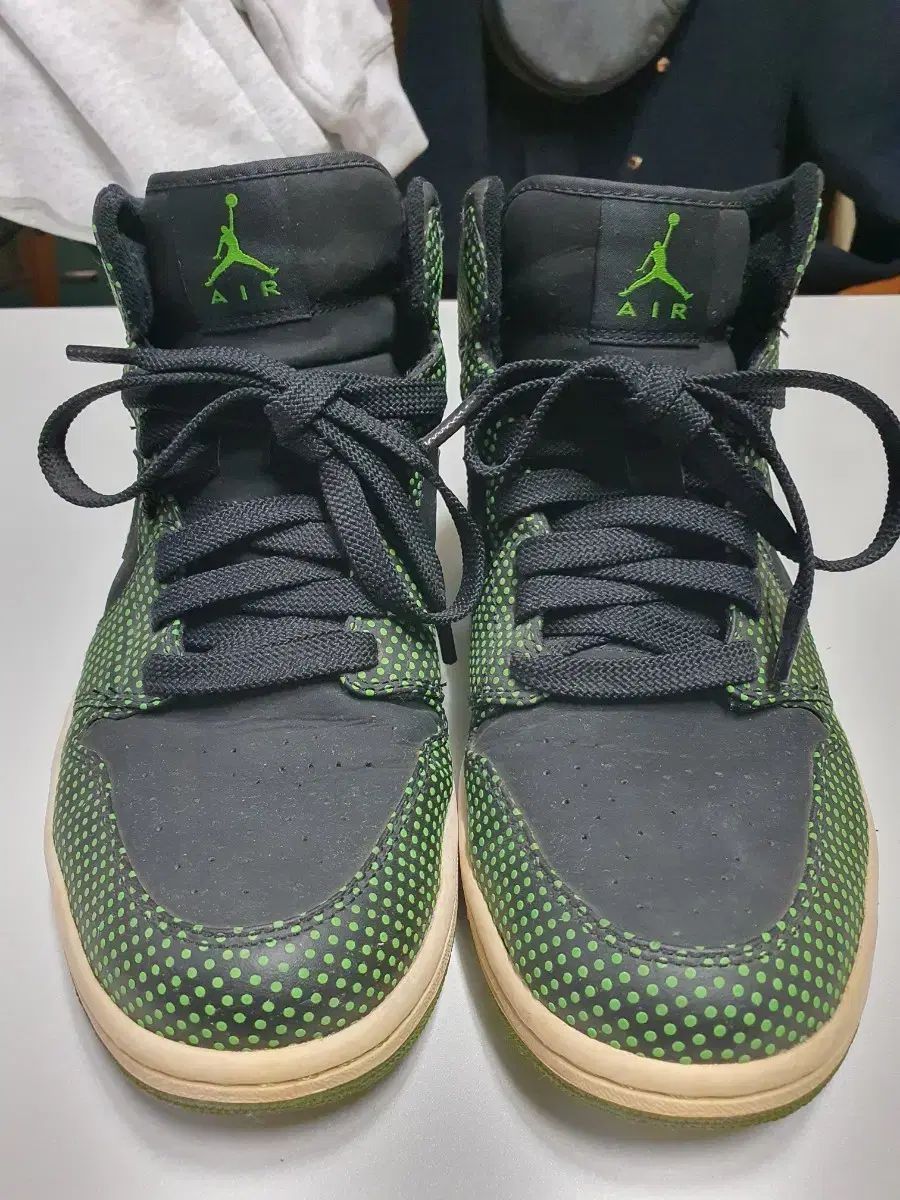 中島卓 織部釉 花瓶 敷板付 たくみ インテリア 置物 伊賀 小売業者