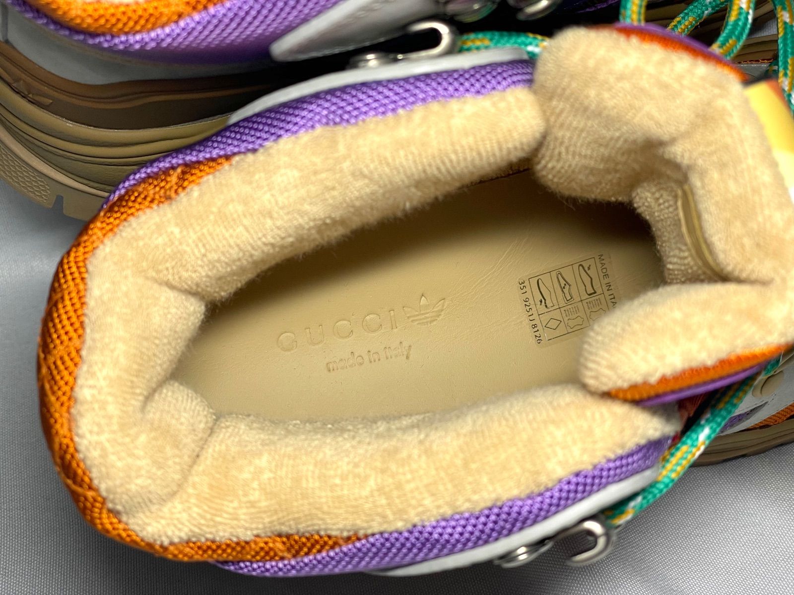 未使用 限定モデル GUCCI グッチ & adidas コラボ ブランドロゴ マルチ 