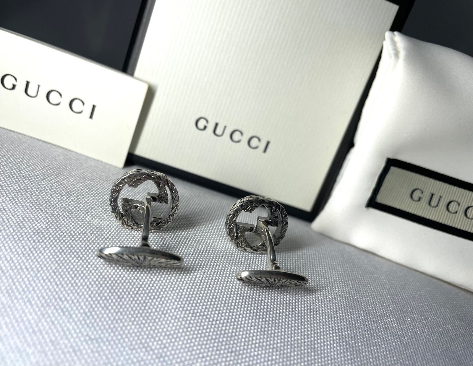 美品 GUCCI グッチ インターロッキングG エングレイブ カフス