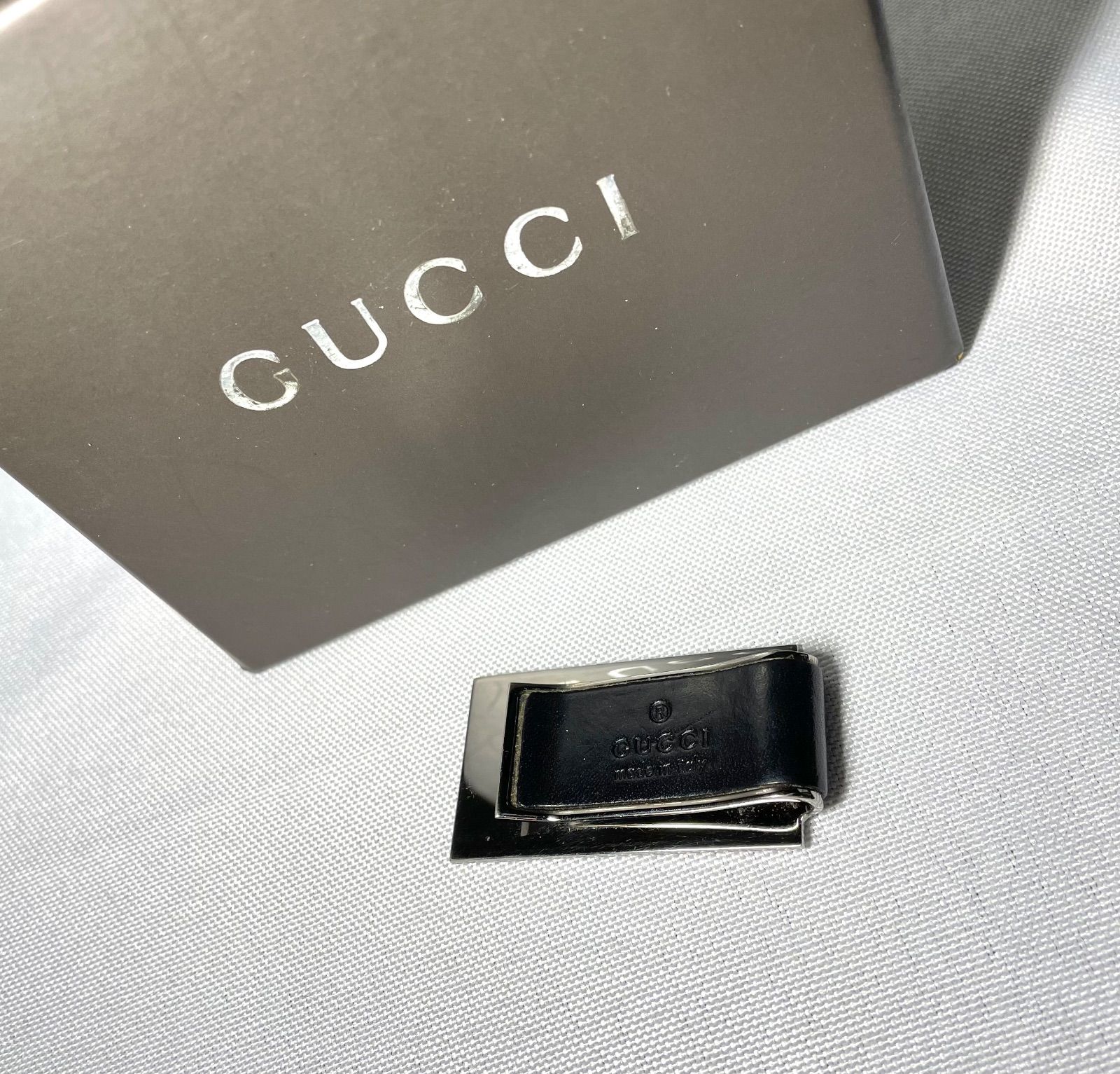 GUCCI グッチ ブランドロゴ文字 ブラックレザー装飾 クロームシルバー