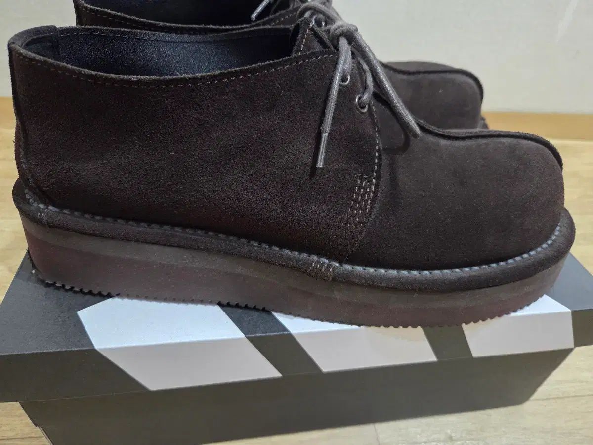  SOLOIST チャッカブーツ その他 ブーツ 革靴