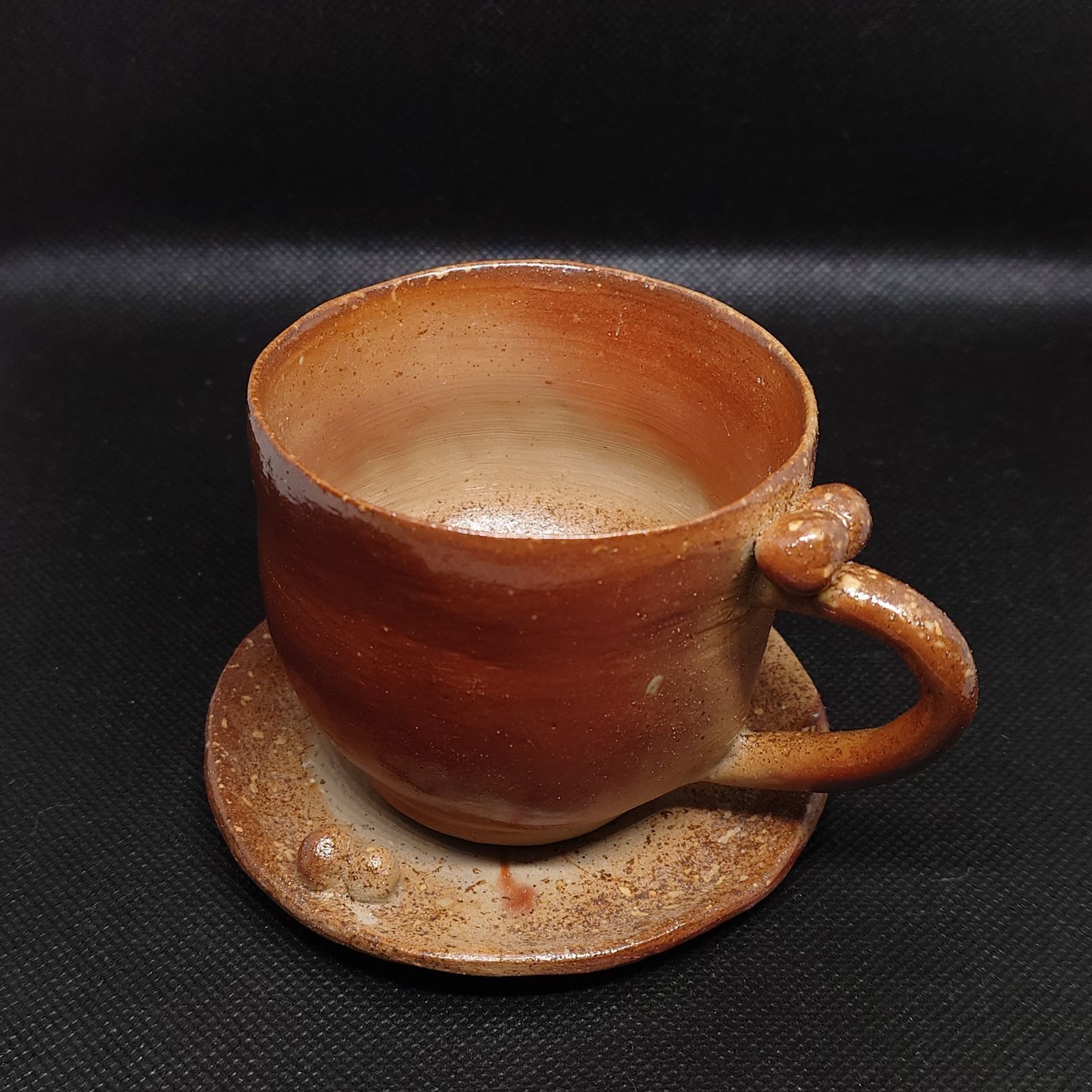 2669 玉付きカップ ソーサーセット…備前焼