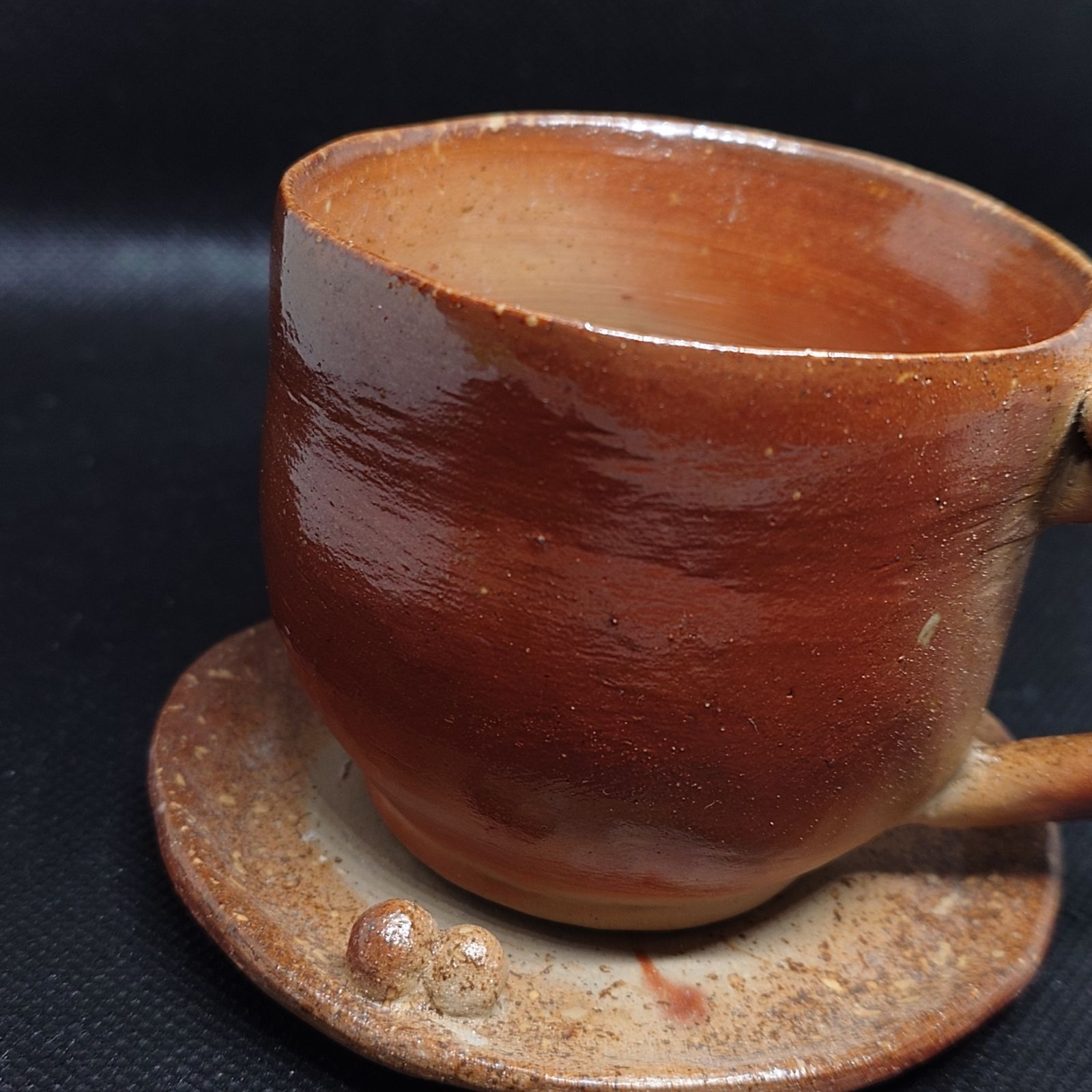 2669 玉付きカップ ソーサーセット…備前焼