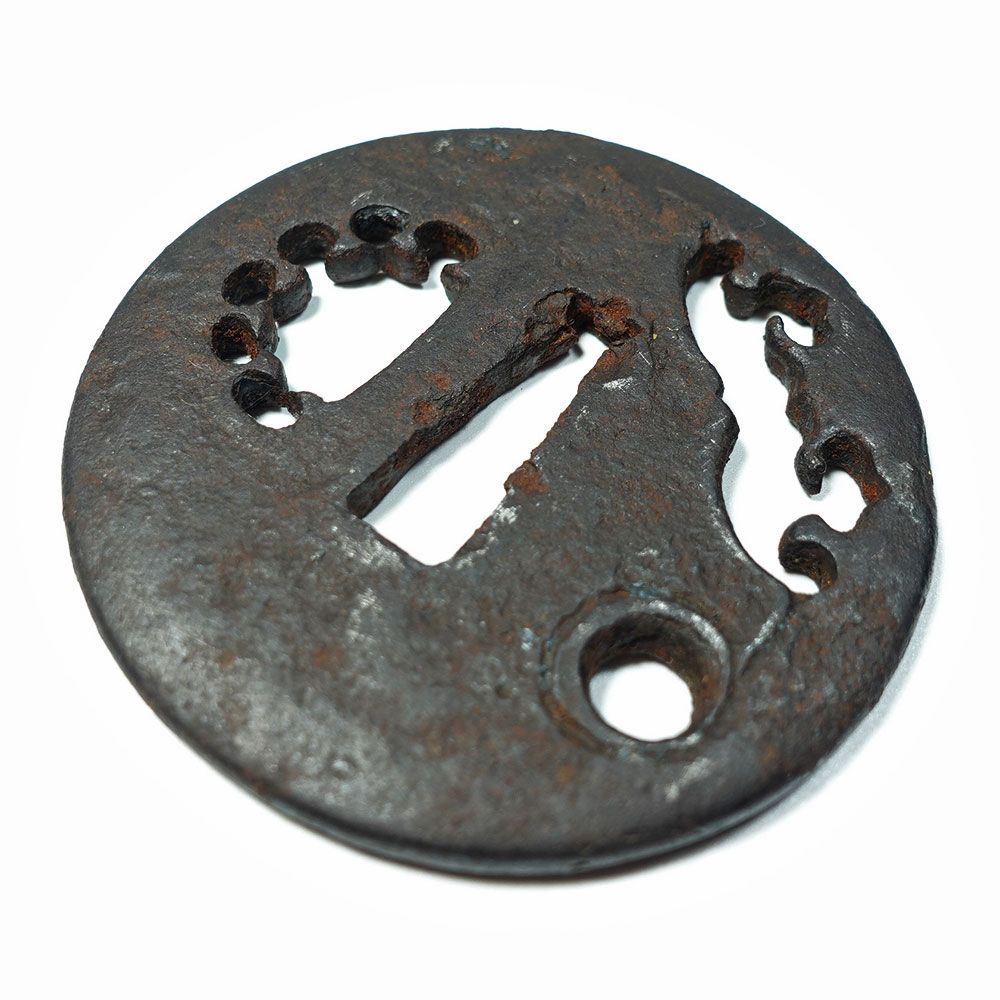 M 10 鉄地丸形雪輪透鐔 無銘 片櫃孔 角耳小肉 刀装具 拵 外装 時代本歌 鉄鍔 SDA