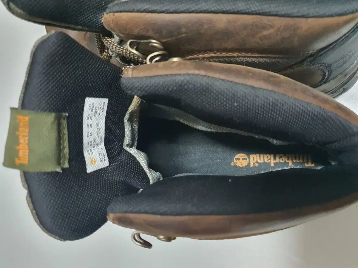 トレッキングシューズ