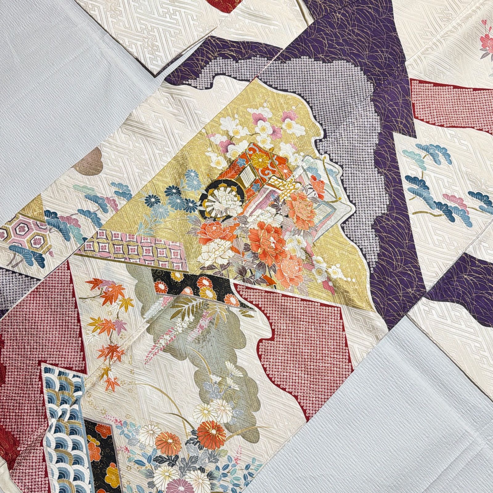 振袖 御所車 金駒刺繍 金彩 正絹 - メルカリ