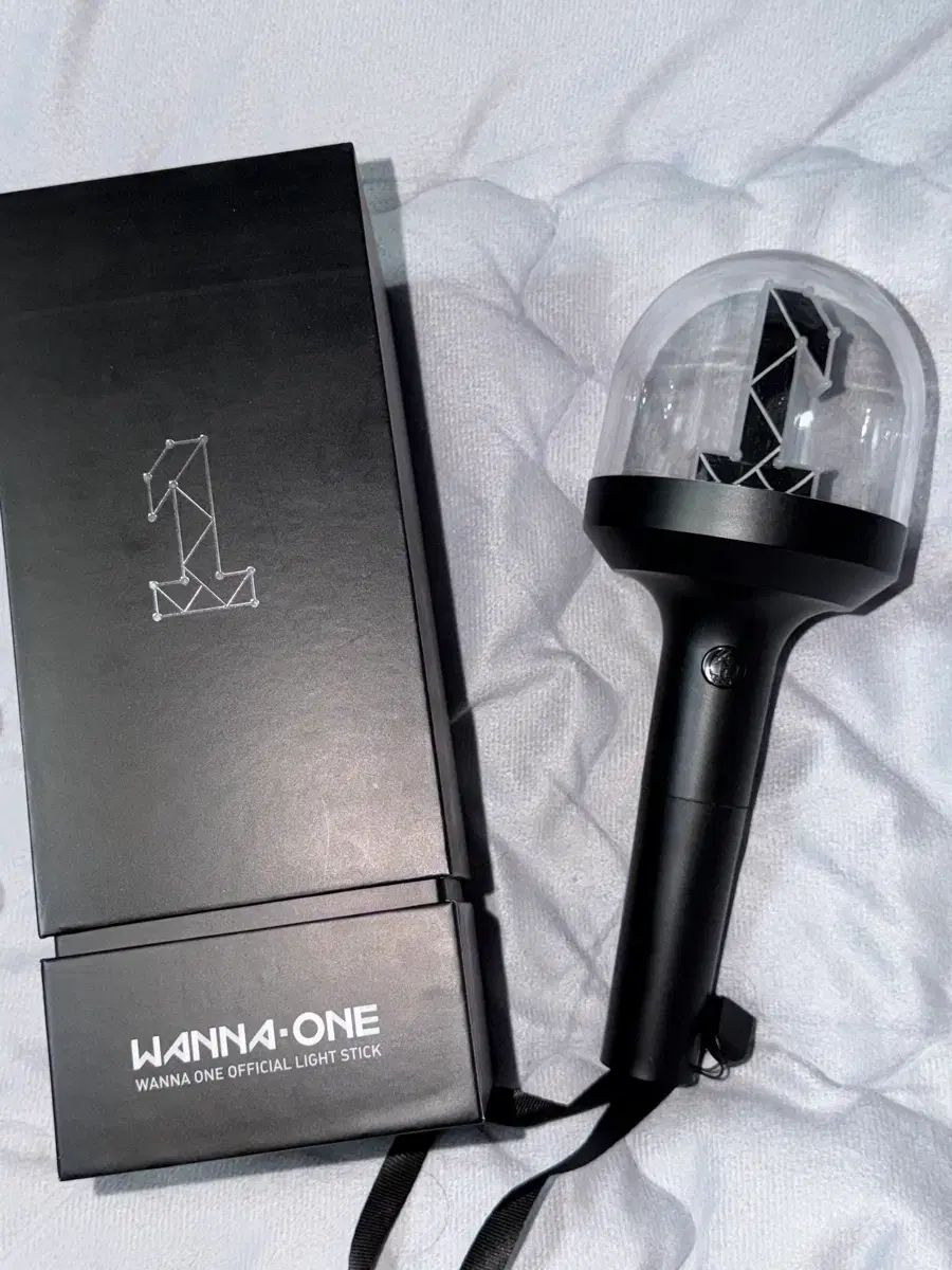 Wanna One（ワナワン）ペンライト 너블봉 出品 - メルカリ
