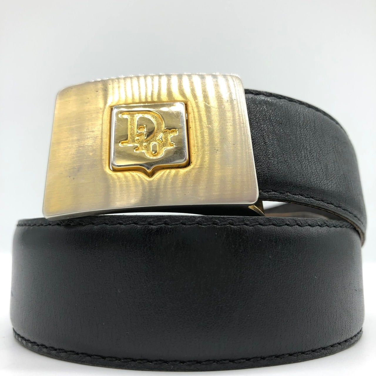 Christian Dior ロゴベルト　ゴールド Christian Dior ベルト ゴールドバックル ゴールドロゴ レザー