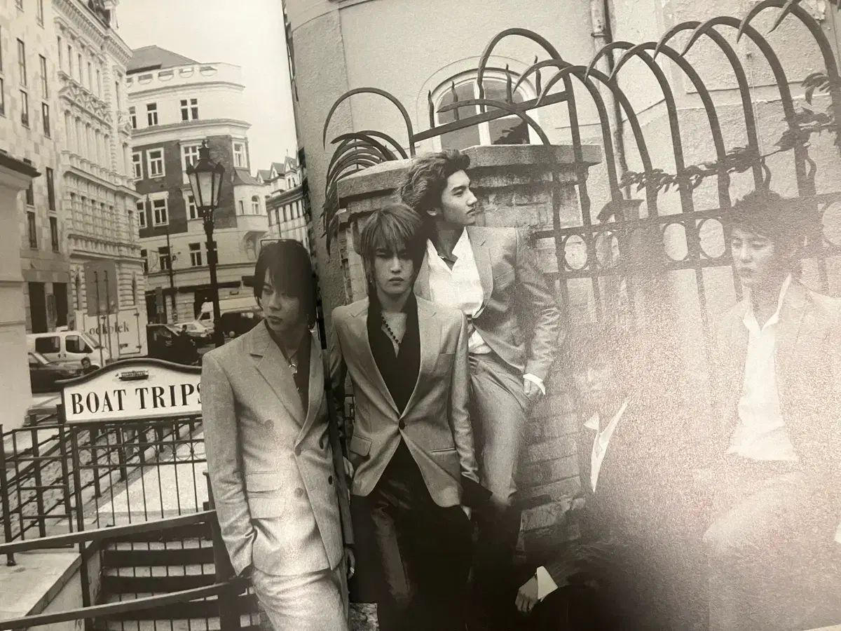 TVXQ（東方神起）プラハ写真集 The prince in Prague - メルカリ