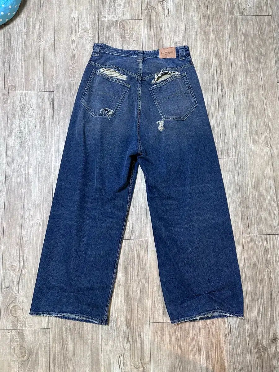 バレンシアガ バギー パンツ ダメージ ウォッシュド ブルー M - メルカリ