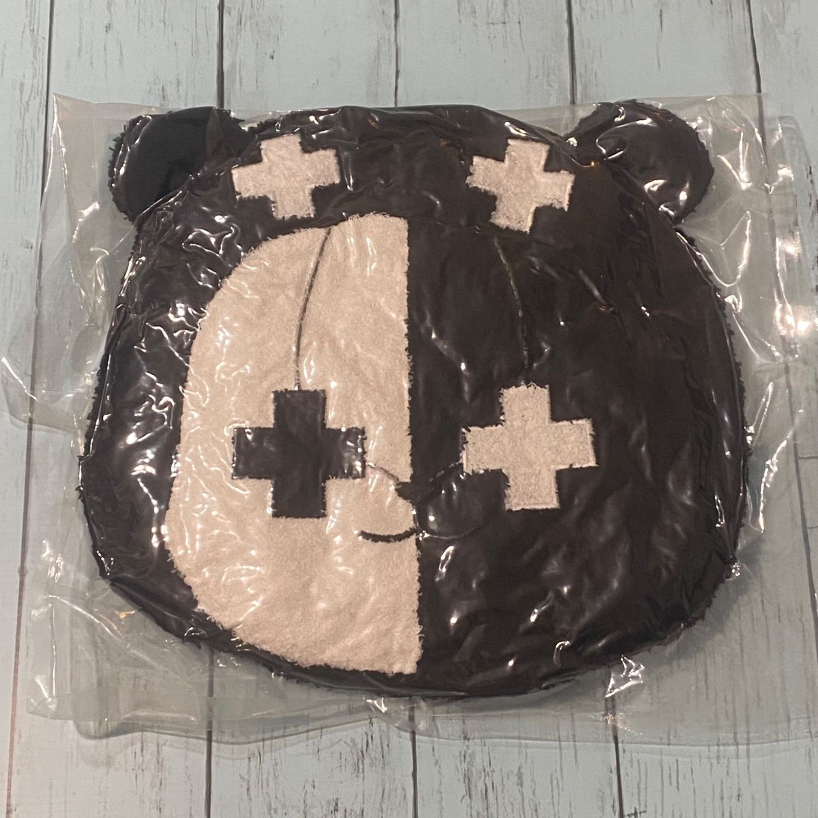 レトルト もこもこクッション (白黒クマ) TOP4 in TOKYO DOME - メルカリ