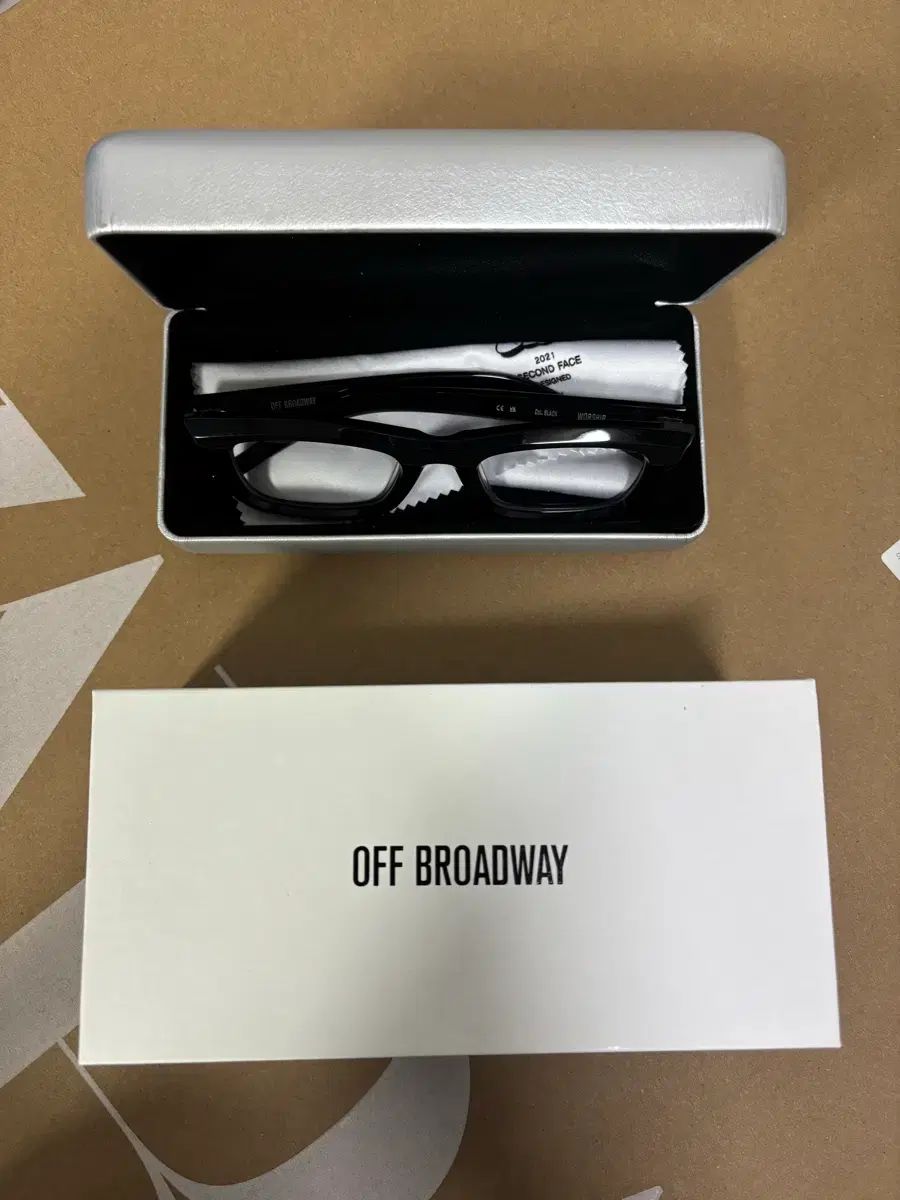 ロード オブ ヒーローズ オフブロードウェイ メガネ