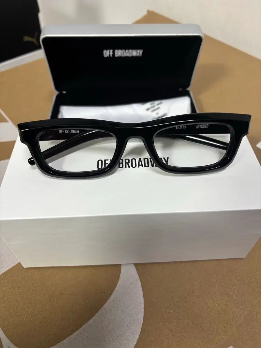 ロード オブ ヒーローズ オフブロードウェイ メガネ