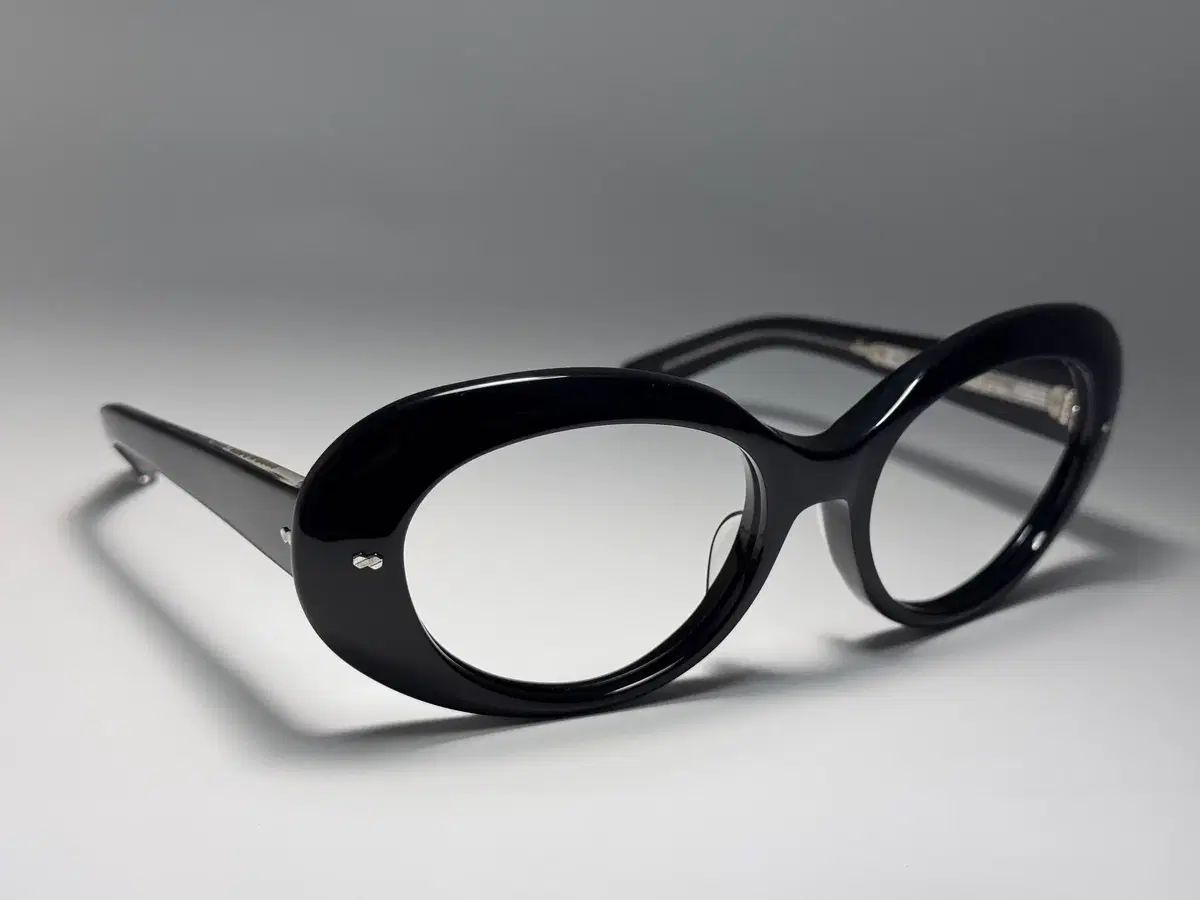 GIRIBOY ギリボイ