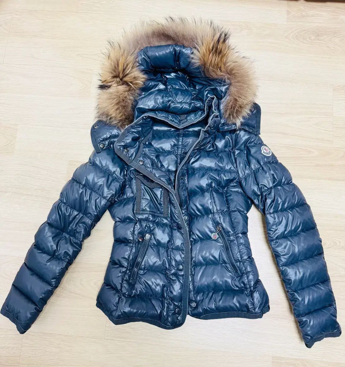 モンクレール アルモワーズ レディース ダウン 出品 - メルカリ