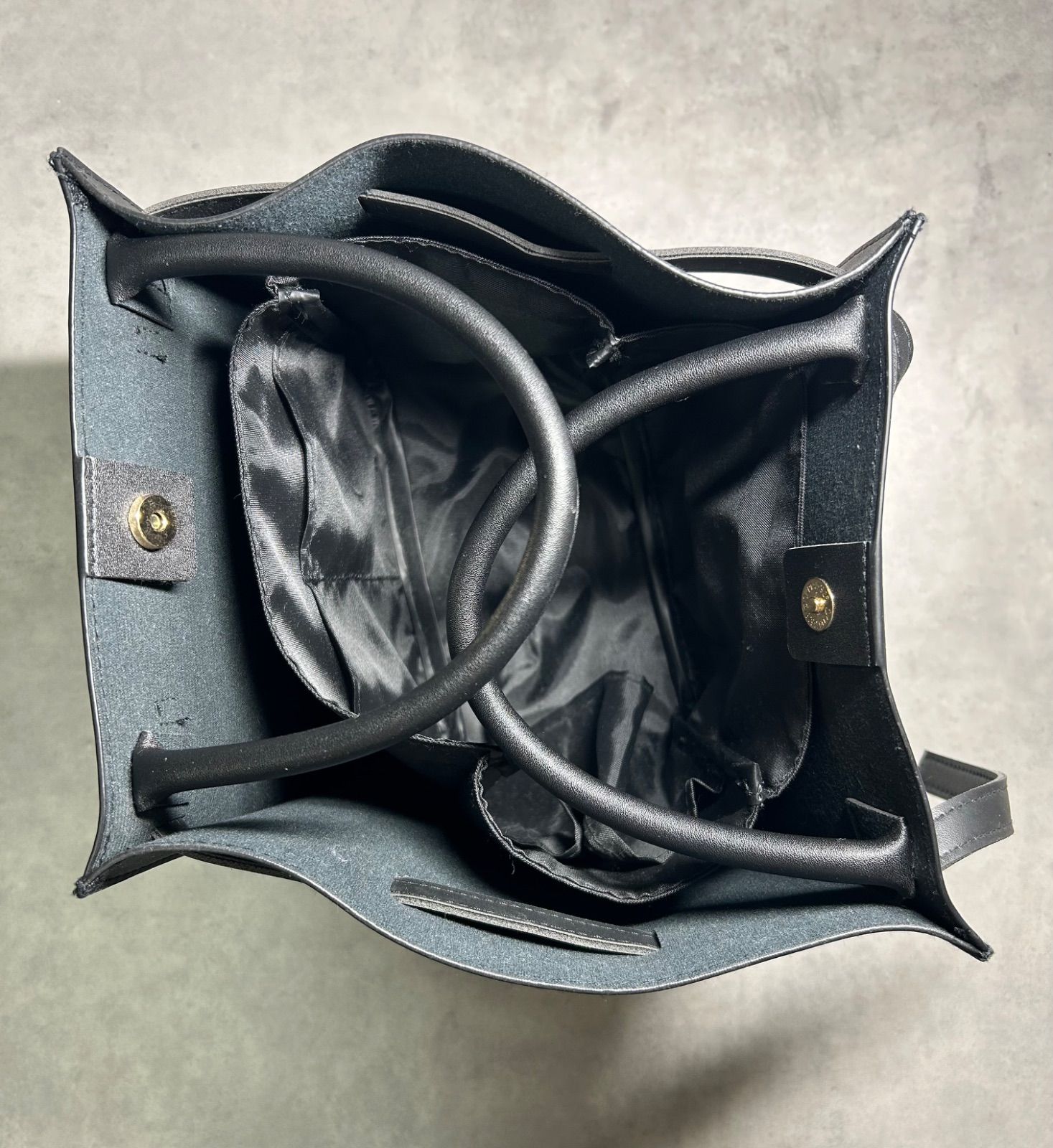 Mila Owen ミラオーウェン ハンドバッグ ポーチ付 黒 シボ革風 2way