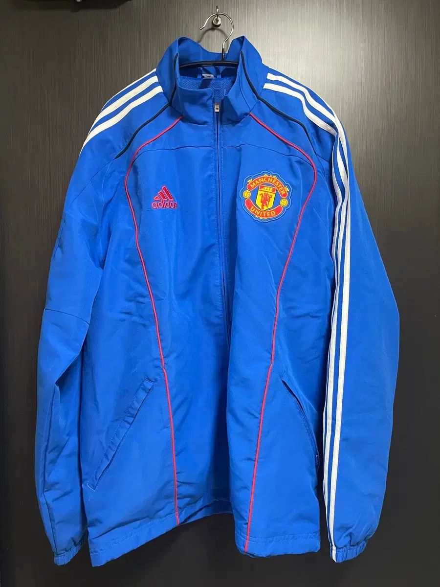 マンチェスターユナイテッド マンU ウィンドブレーカー サッカー　セットアップ マンU 上下セット マンチェスターユナイテッド マンU ウィンド
