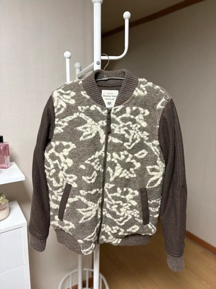 Thursday Island サースデーアイランド ウール アウター Mサイズ
