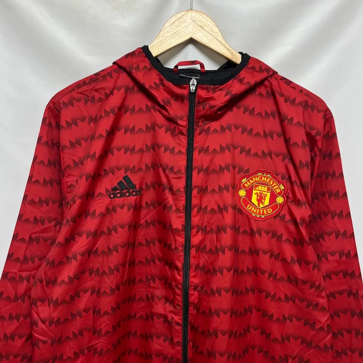 adidas Manchester United ウィンドブレーカー　レア adidas マンチェスター・ユナイテッド ウィンドブレーカー - メルカリ