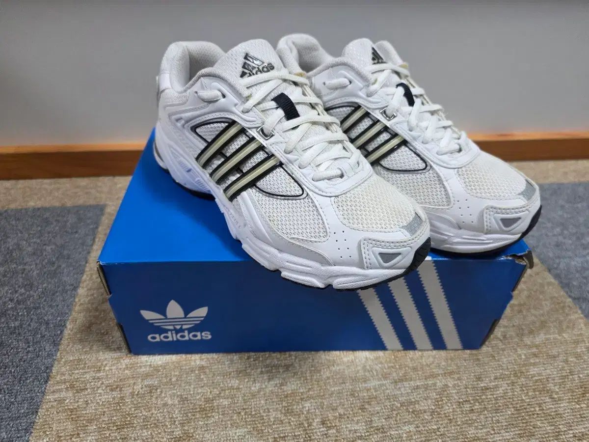 アディダス レスポンス