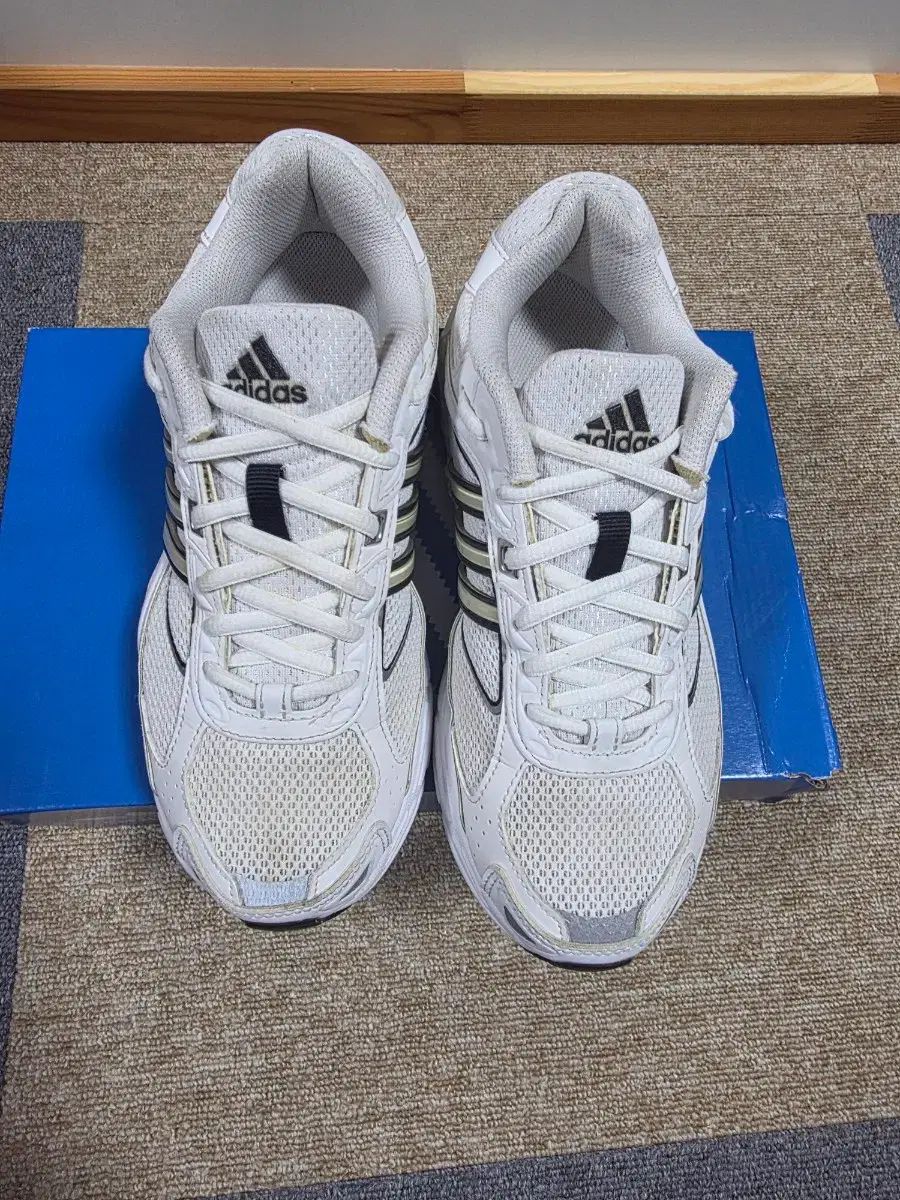  アディダス レスポンス CL 235 mm スニーカー 靴